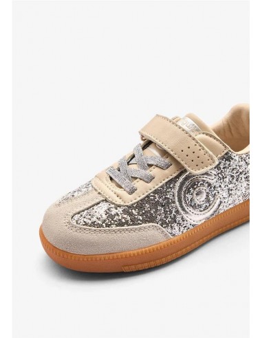 ZAPATILLAS CASUAL LOGO PLATEADAS...