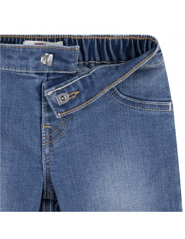 CONJUNTO SUDADERA, CAMISETA Y VAQUERO