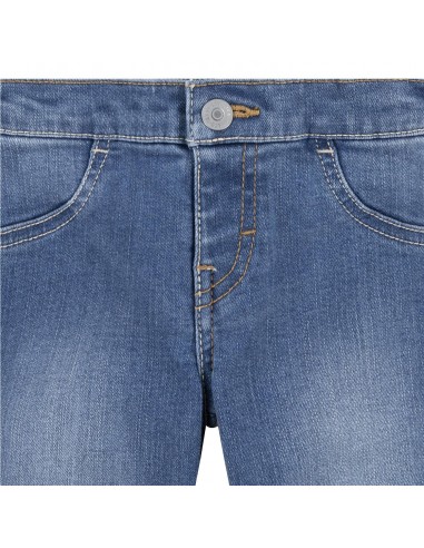 CONJUNTO SUDADERA, CAMISETA Y VAQUERO